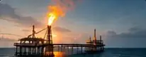 Plataforma offshore com flare na Bacia de Campos
